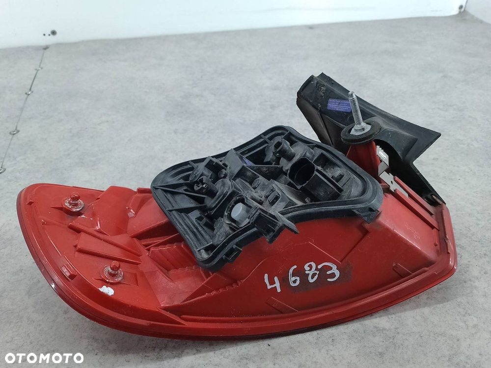 LAMPA TYLNA PRAWA AUDI A3 8P/8PA/8P7 HATCHBACK 5D 2009-2013 - 6