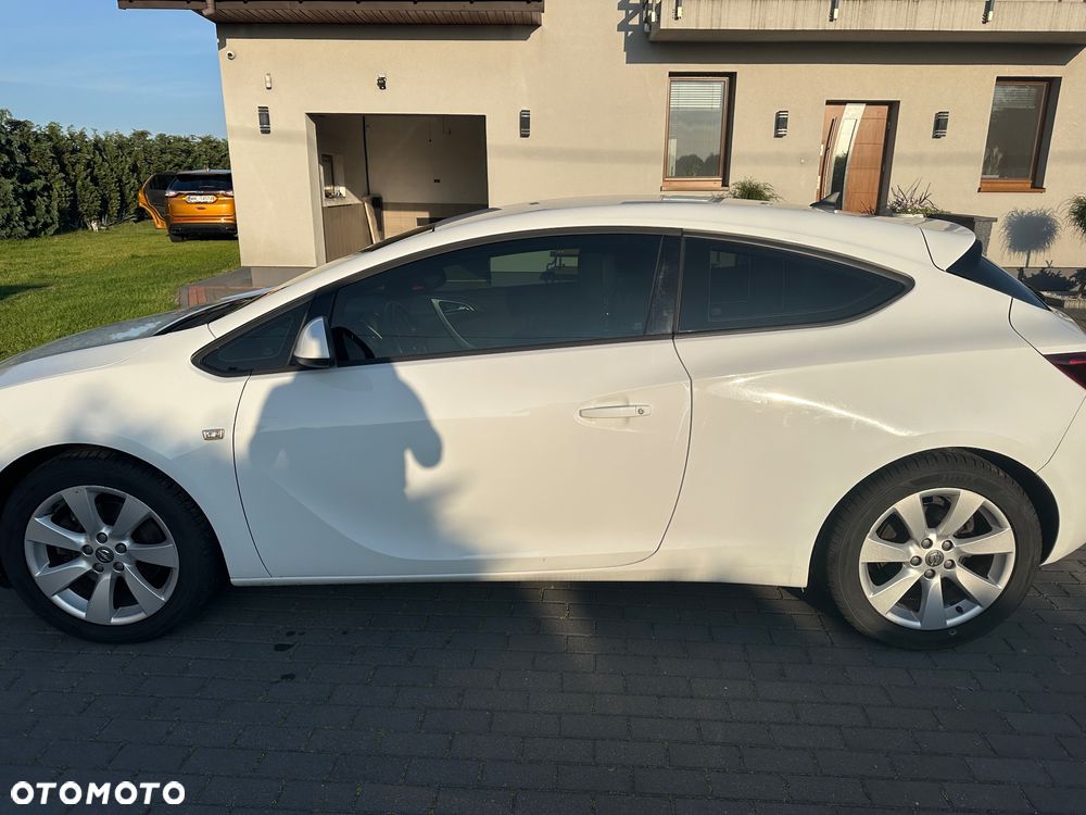 Opel Astra IV GTC 1.4 T Active - 4