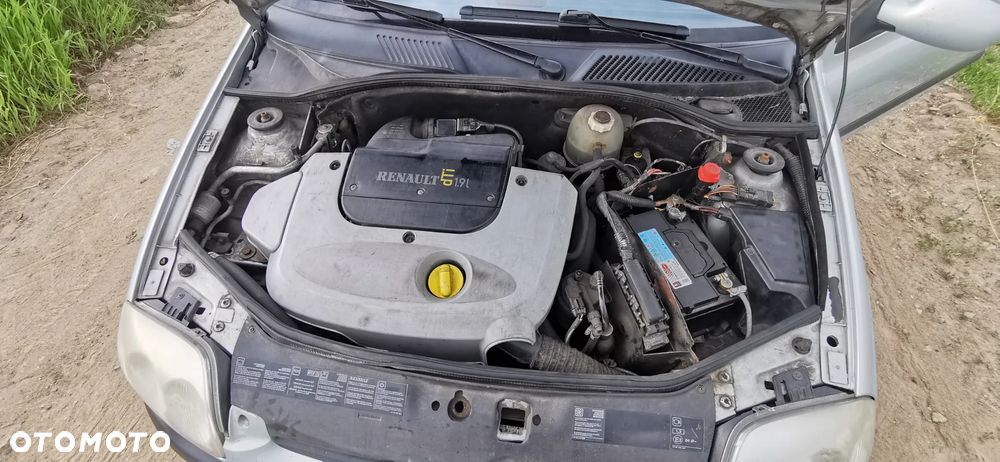 Renault Clio 1.9 DTi RXE - 6