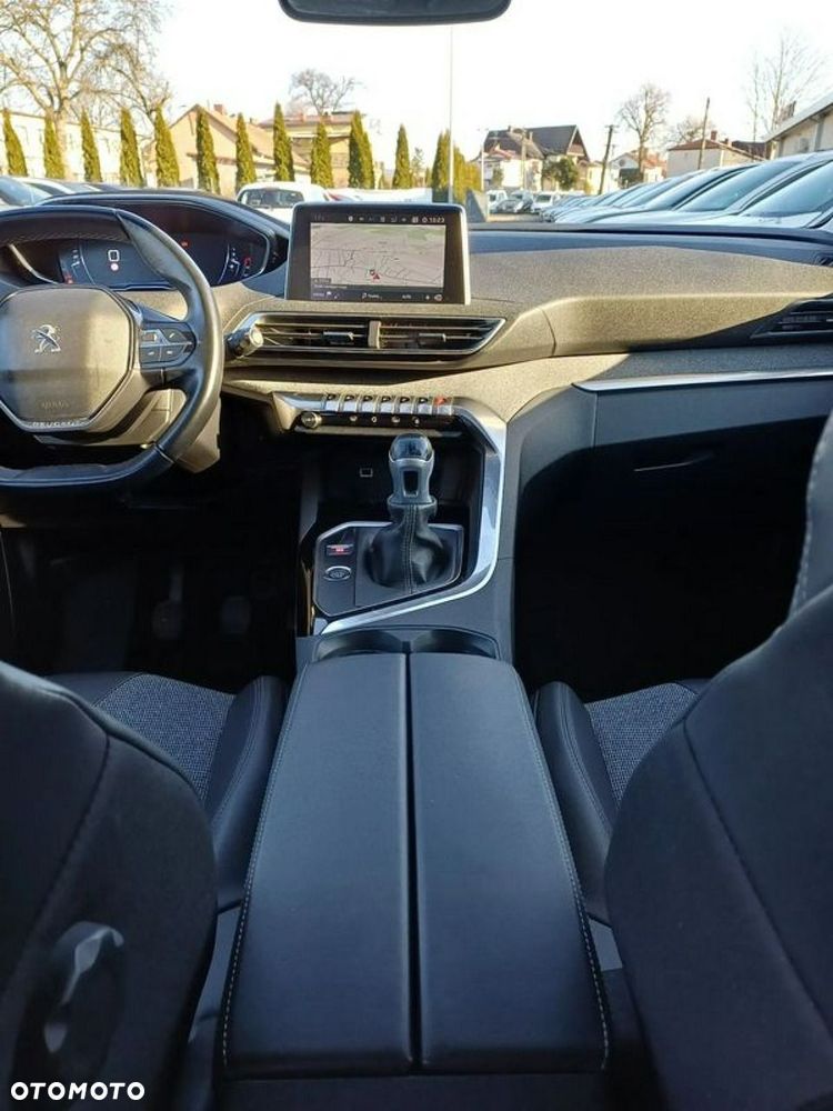 Peugeot 3008 1.2 PureTech Allure S&S - 18
