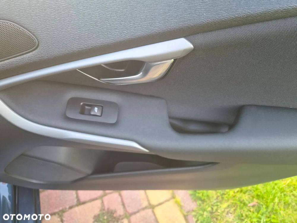 Volvo V40 D2 Kinetic - 15