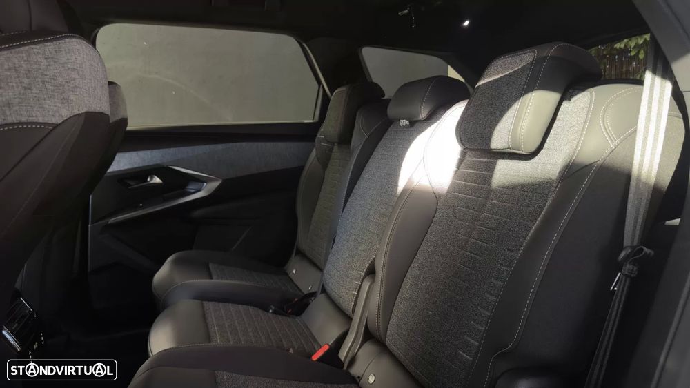 Peugeot E-5008 73 kWh Allure - 17
