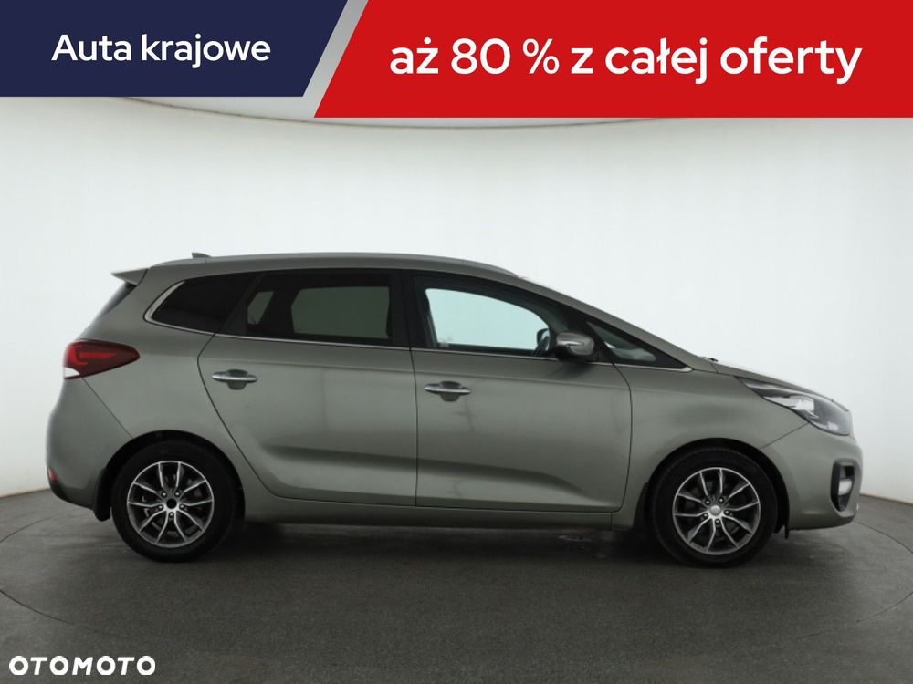 Kia Carens - 8