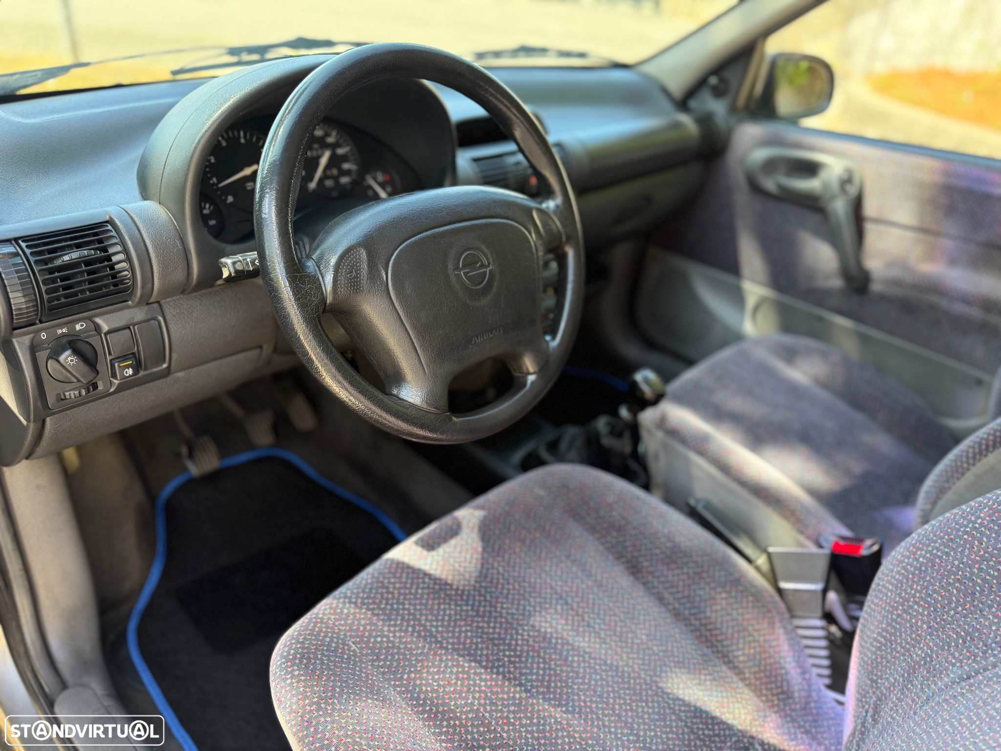 Opel Corsa 1.4 16V GLS - 12