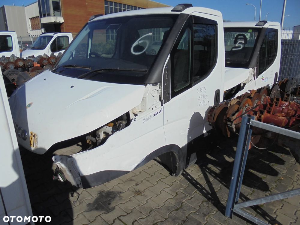 KABINA IVECO DAILY SZKIELET GOŁA 2014- BIAŁA - 1