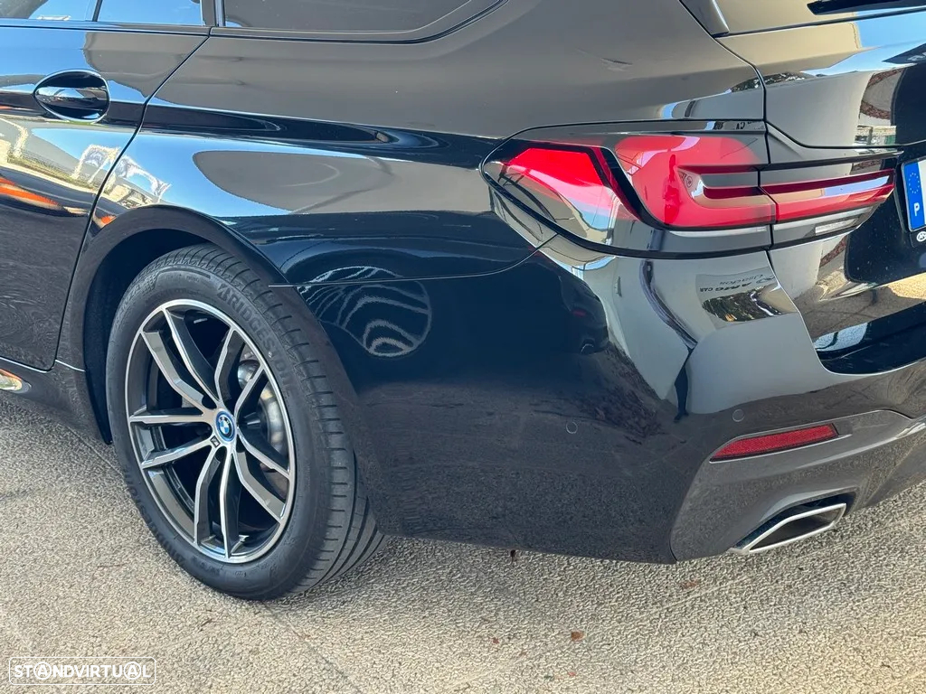 BMW 530 e Pack Desportivo M - 16