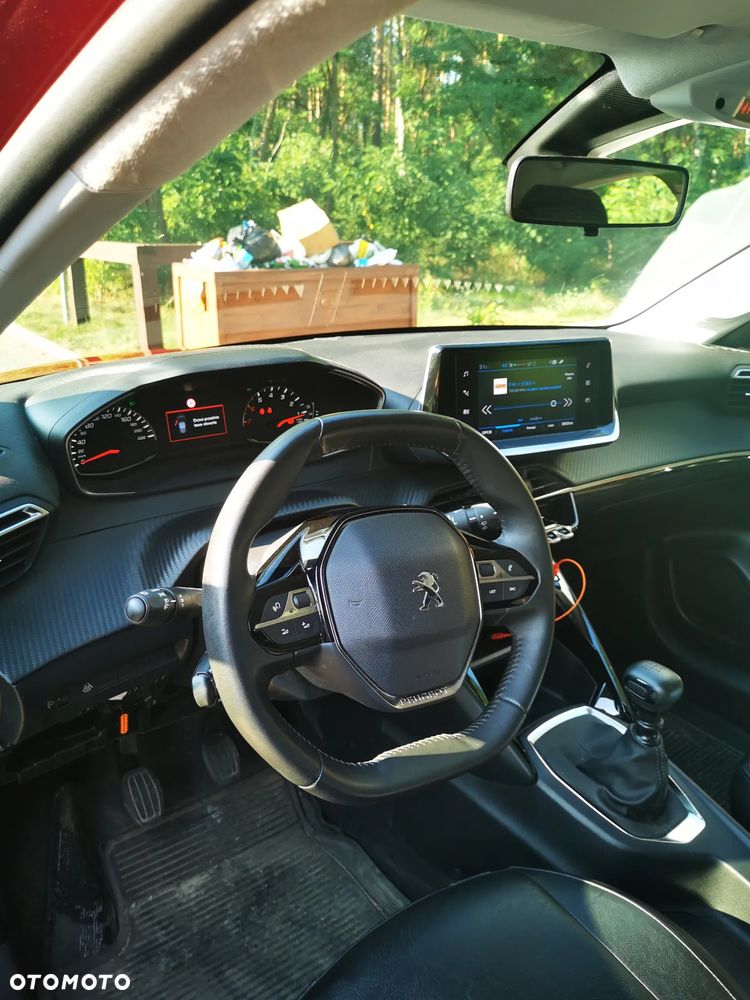 Peugeot 208 - 15