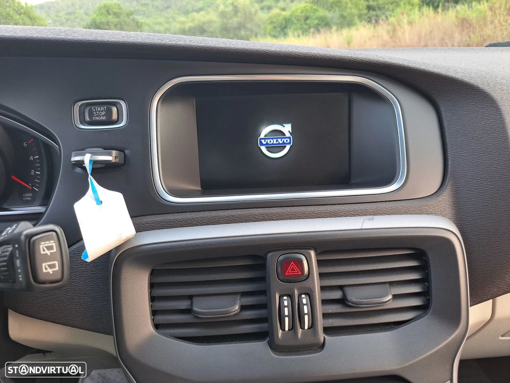 Volvo V40 D2 - 22