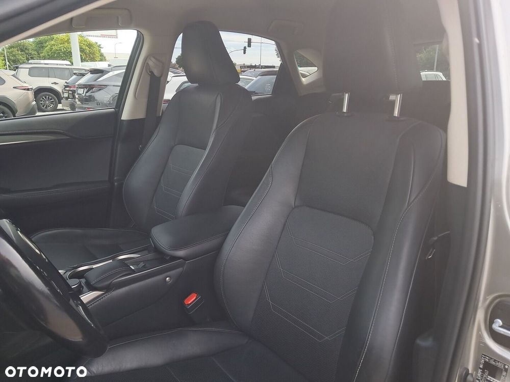 Lexus NX 300h Comfort AWD - 14