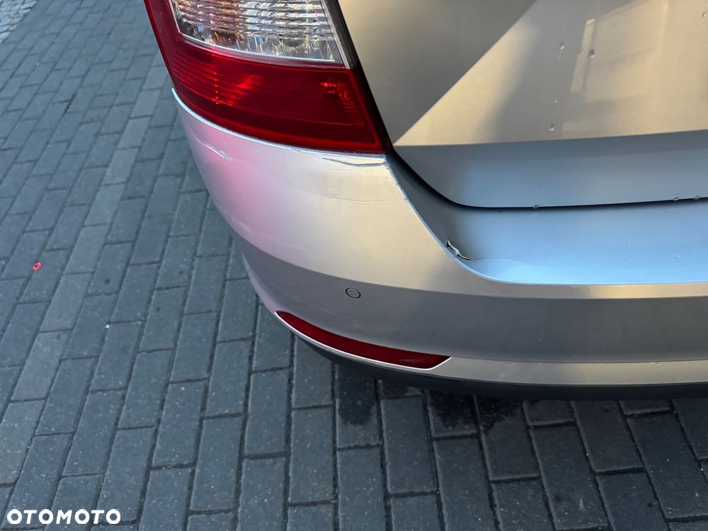 Skoda RAPID Spb 1.4 TDI DPF Ambition DSG - 18