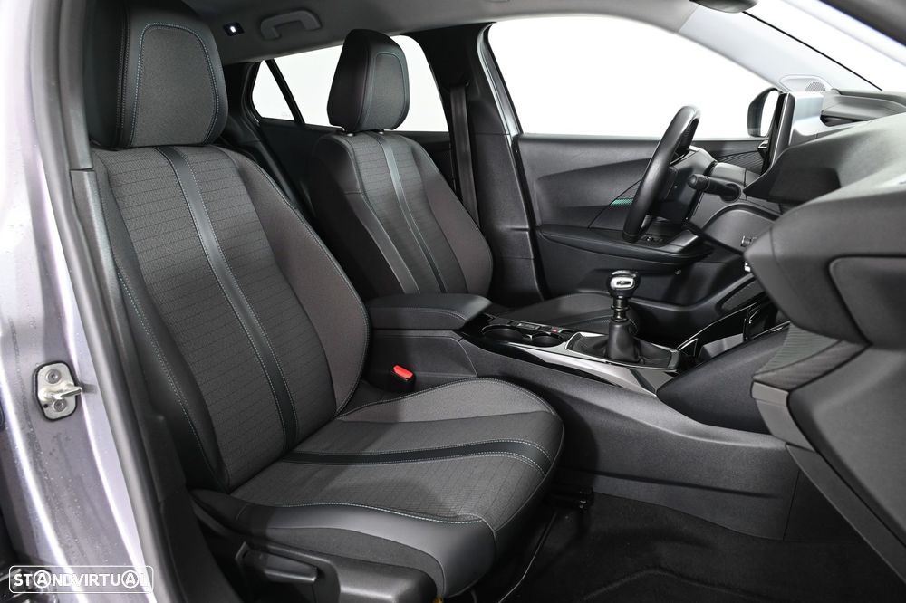 Peugeot 2008 1.2 PureTech Allure Pack - 4