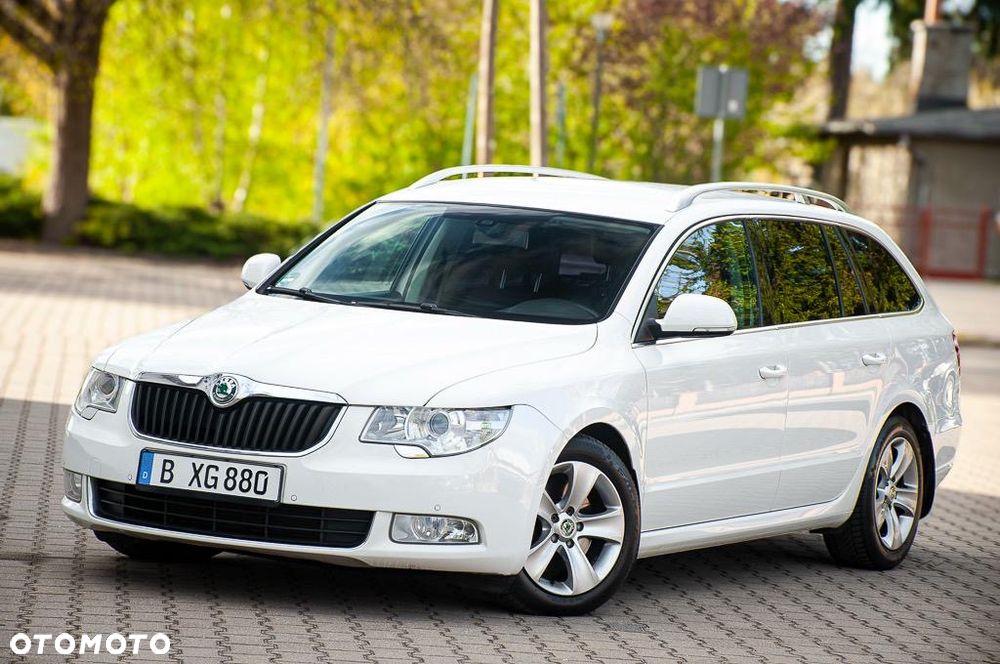 Skoda Superb 2.0 TDI DSG Ambition - 1
