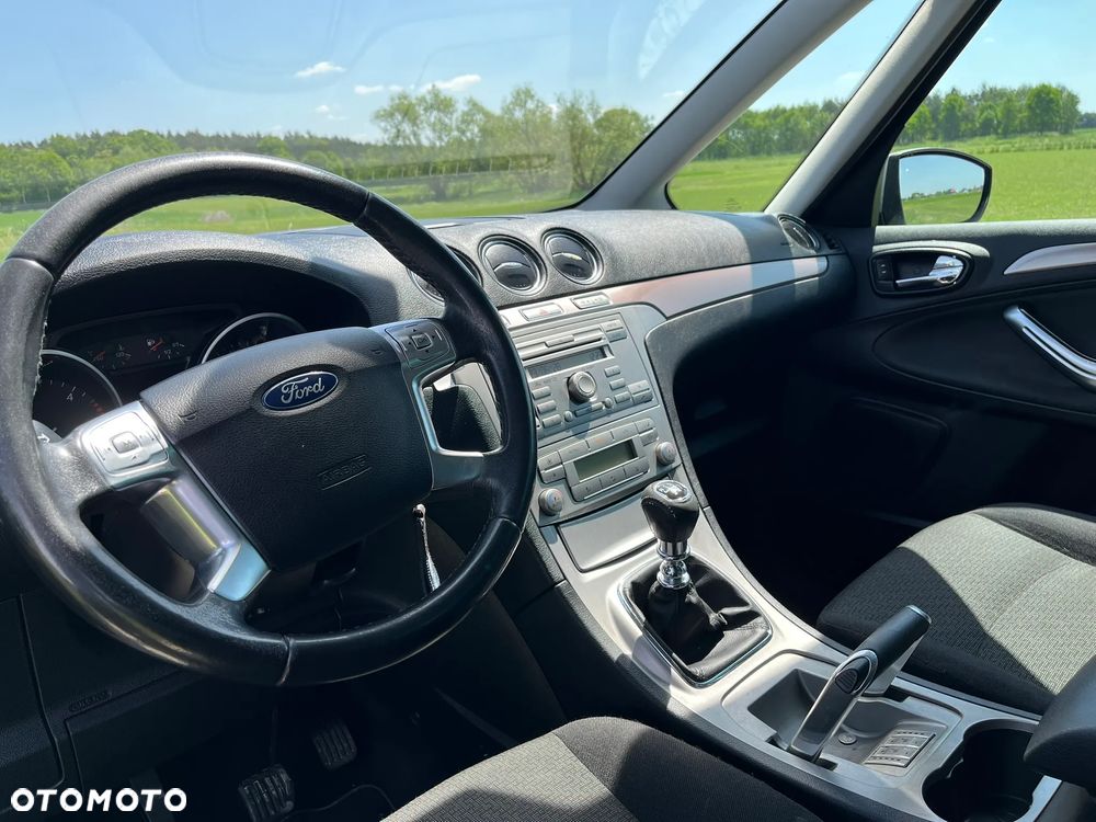 Ford Galaxy - 11