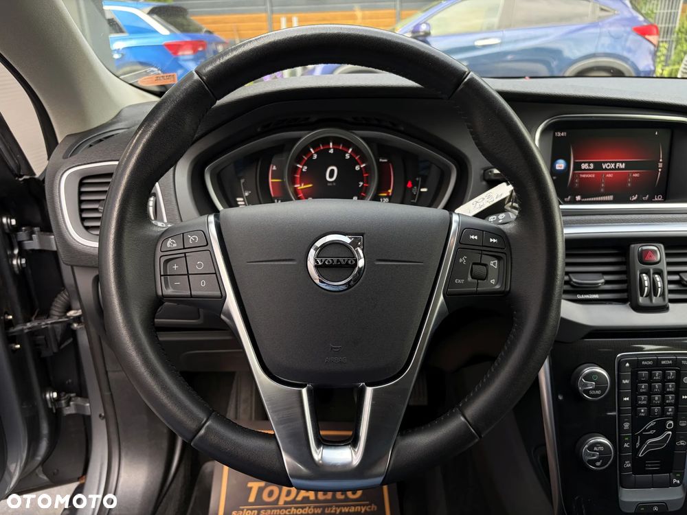 Volvo V40 T3 Momentum - 22