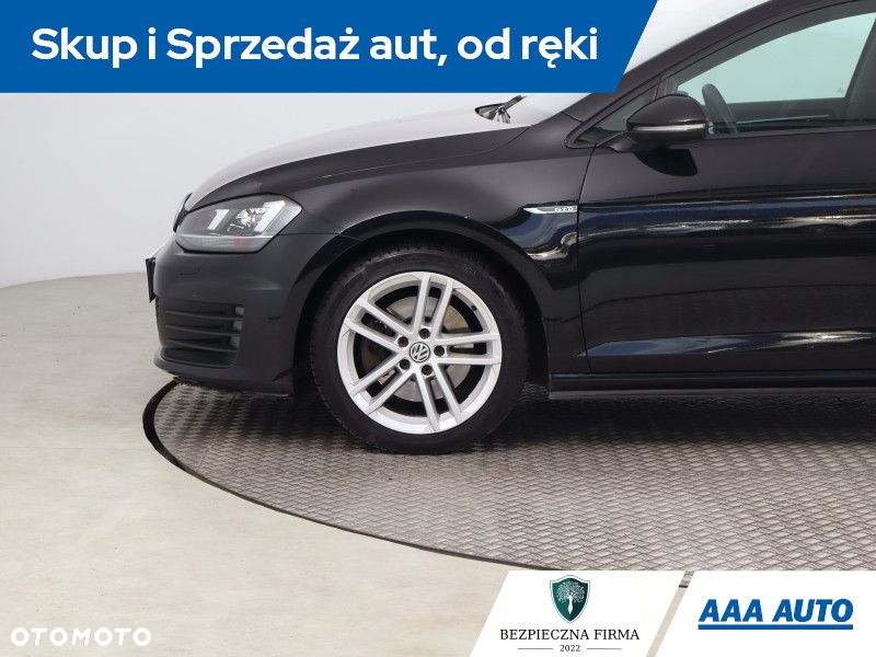 Volkswagen Golf - 14
