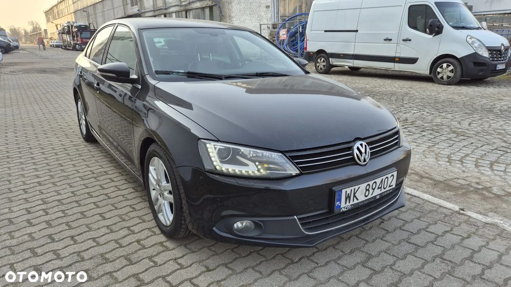 Volkswagen Jetta 2.0 TDI Highline DSG - 1