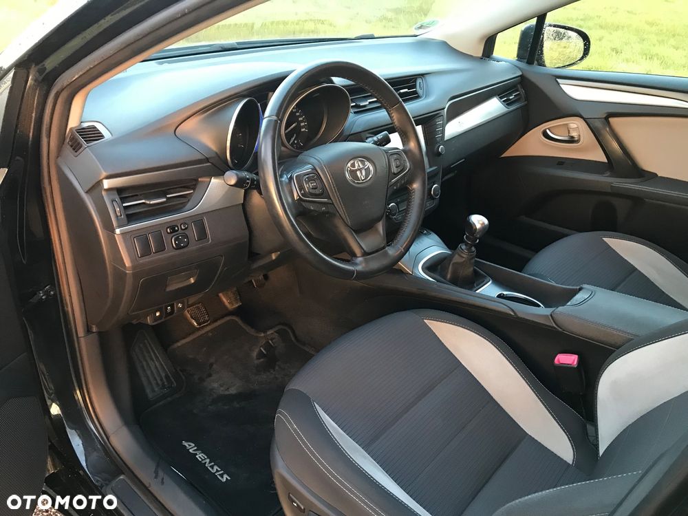 Toyota Avensis - 10