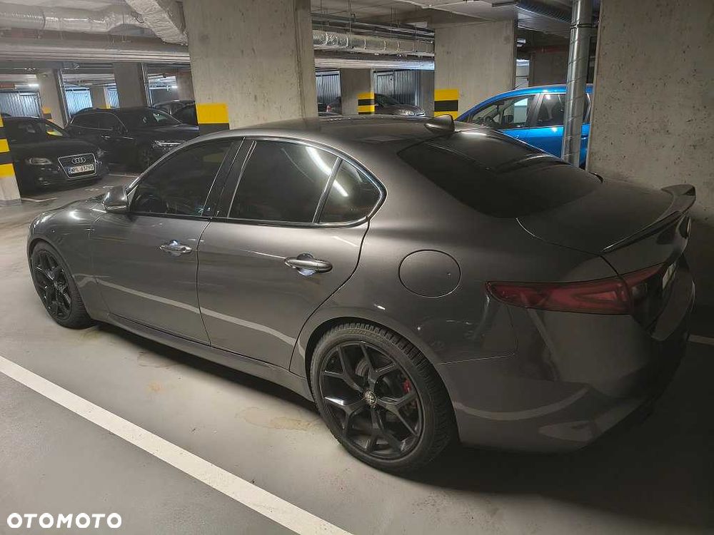 Alfa Romeo Giulia - 7