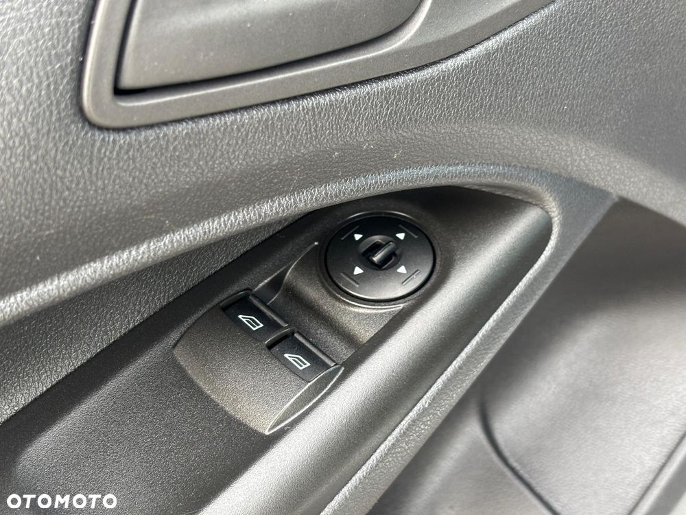 Ford Transit Connect - 22