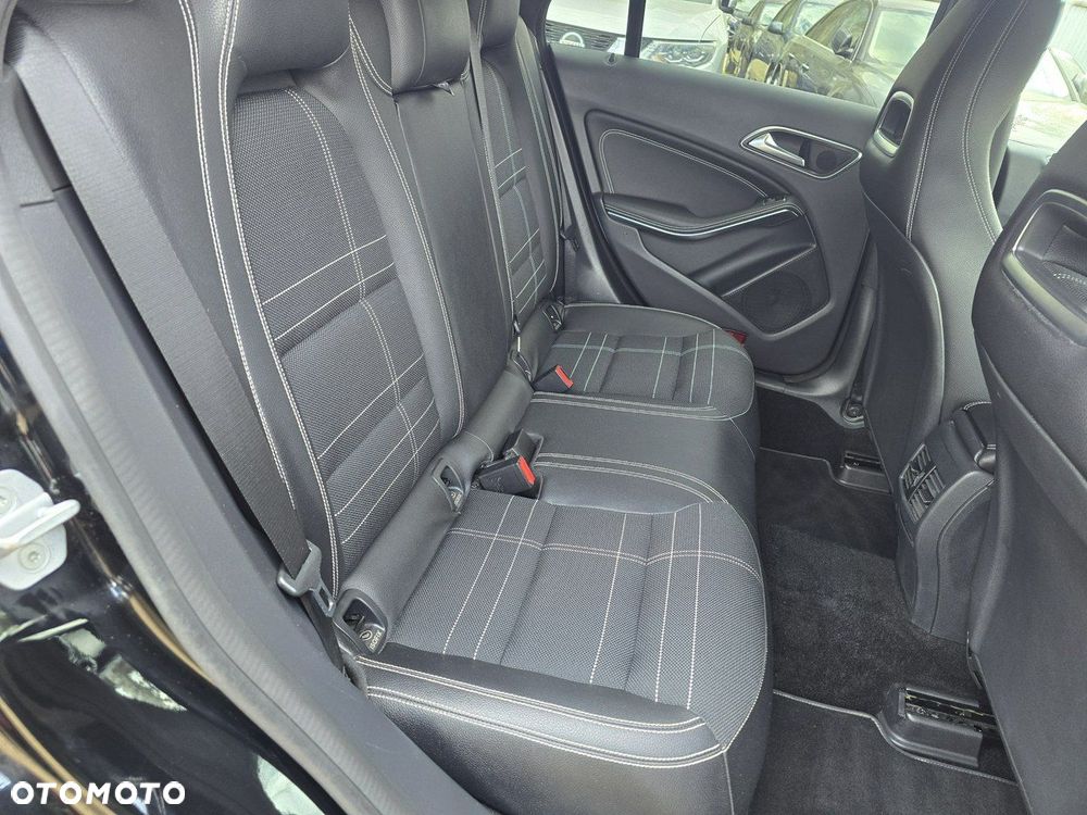 Mercedes-Benz CLA - 13