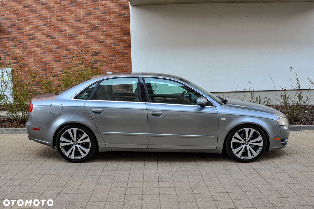 Audi A4 Limousine - 5