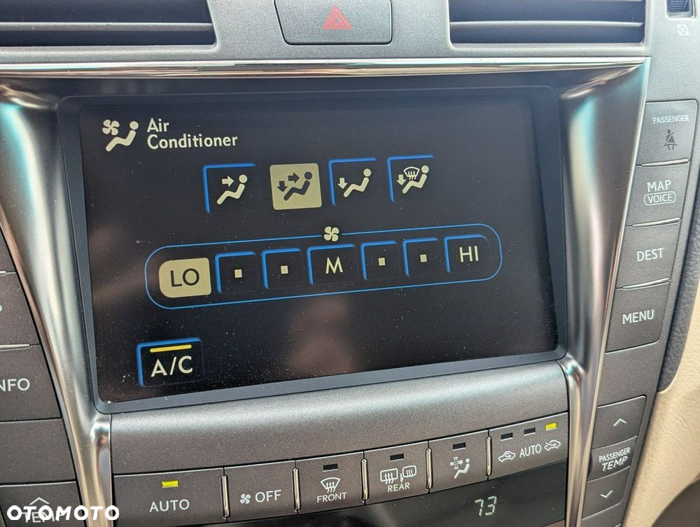 Lexus LS 460 AWD - 14