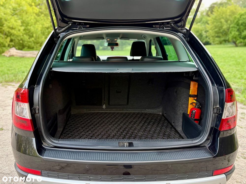 Skoda Octavia 2.0 TDI 4x4 DSG Scout - 17