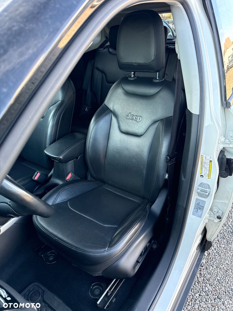 Jeep Compass - 37
