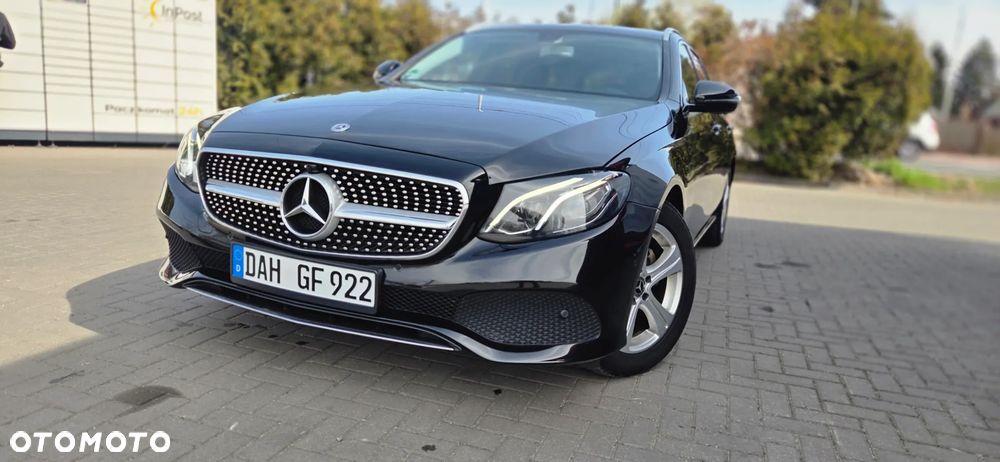 Mercedes-Benz Klasa E 220 d 9G-TRONIC - 21