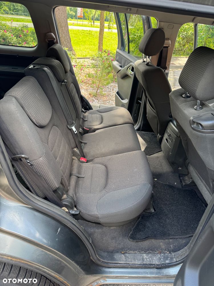 Nissan Pathfinder 2.5 D XE - 10