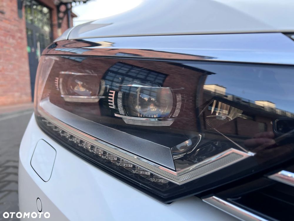 Volkswagen Passat 1.8 TSI BMT Highline - 26