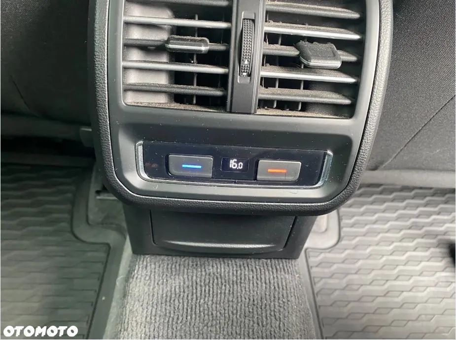 Volkswagen Passat 1.6 TDI BMT Comfortline - 12