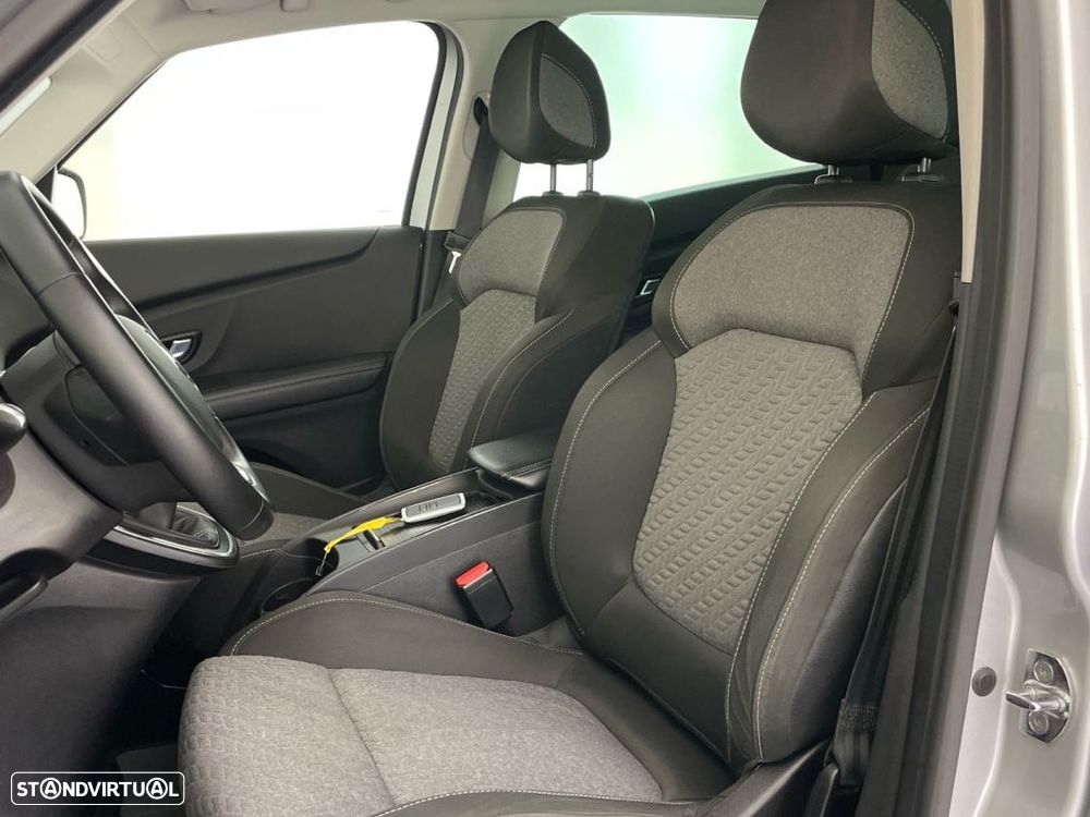 Renault Grand Scénic 1.3 TCe Limited — fotografia 17