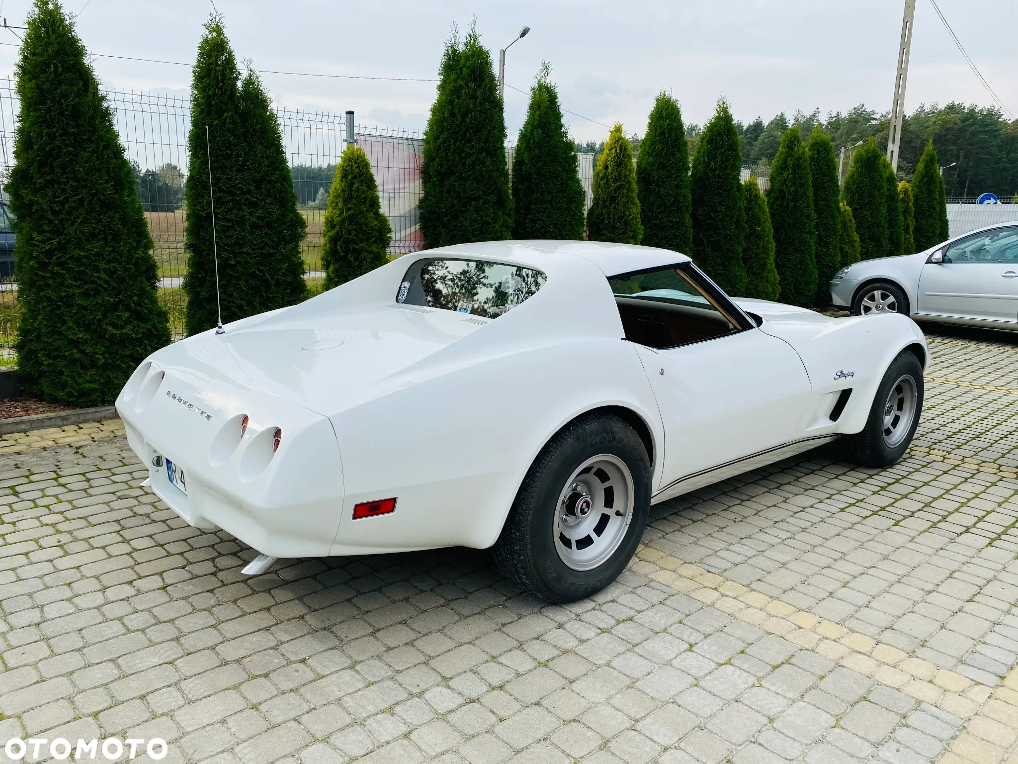 Chevrolet Corvette - 9