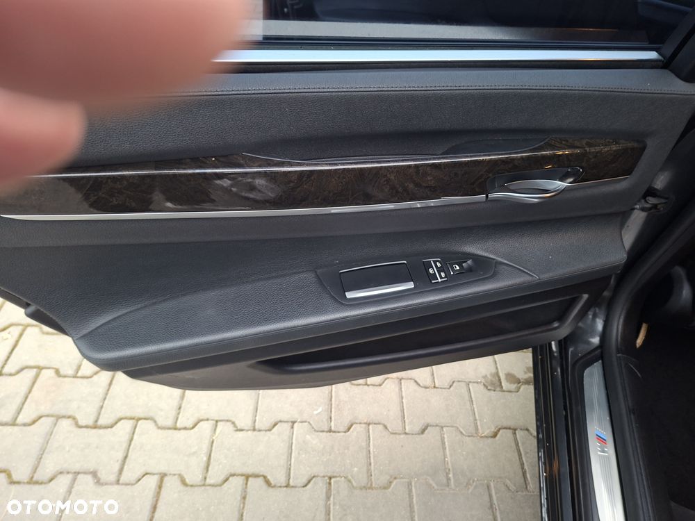 BMW Seria 7 - 12