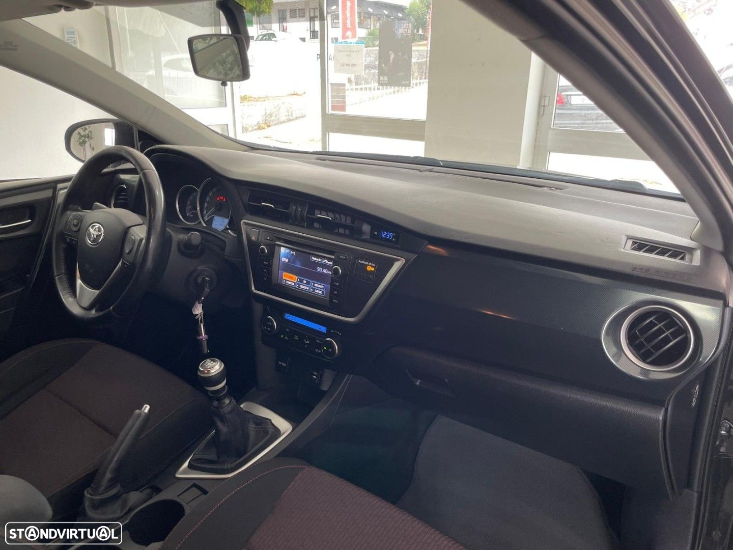 Toyota Auris 1.4 D-4D Exclusive+P.Sport - 8
