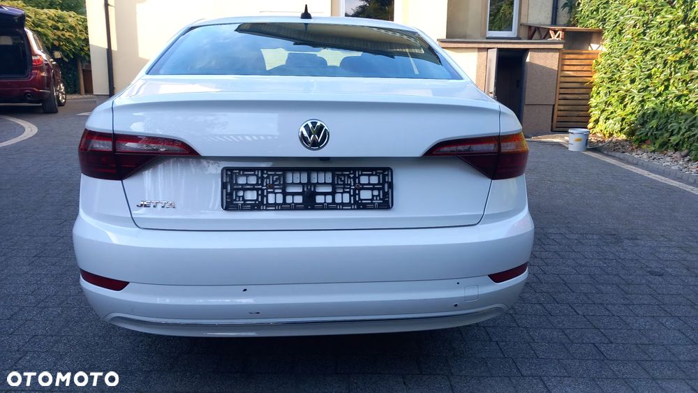 Volkswagen Jetta - 4