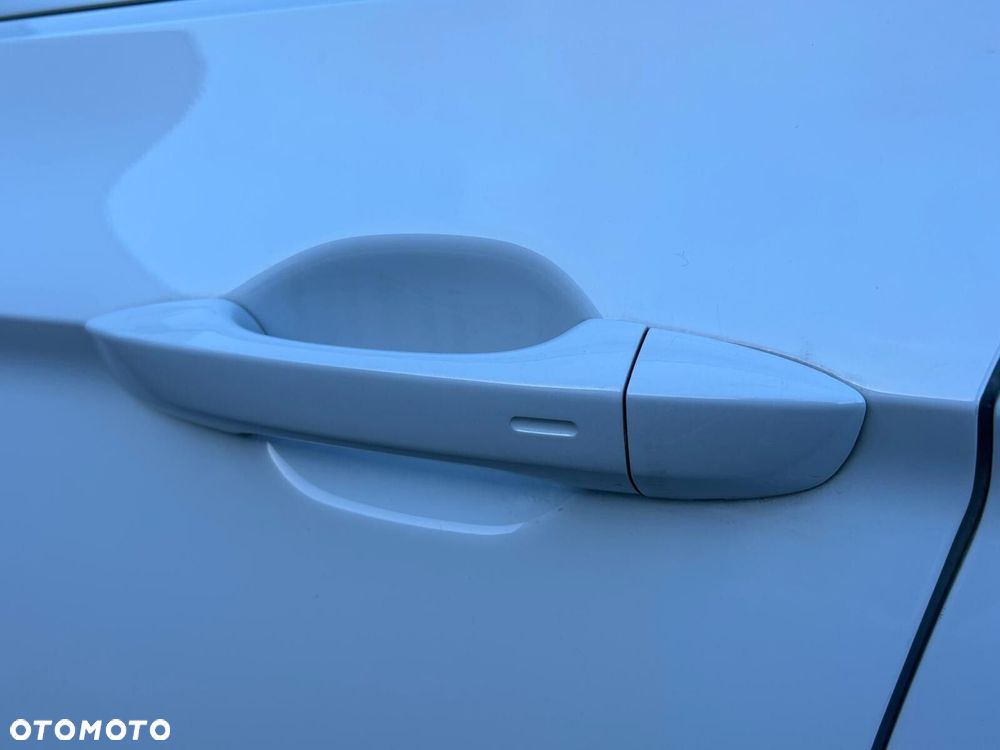 Volkswagen Passat Variant 2.0 TDI EVO Elegance DSG - 38