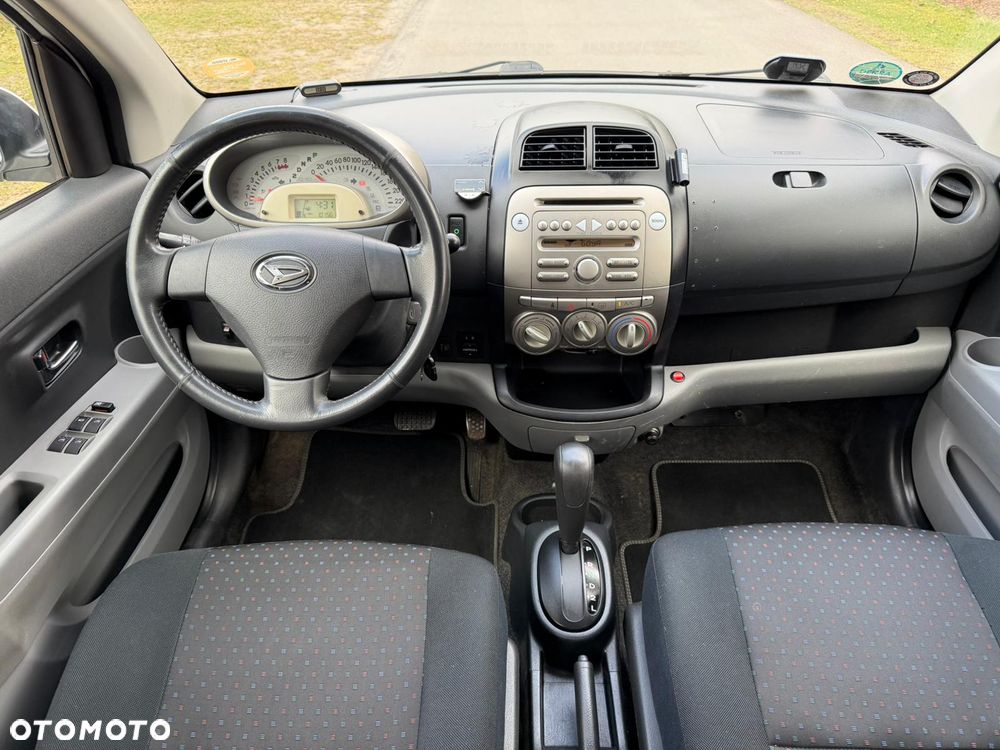 Daihatsu Sirion - 2