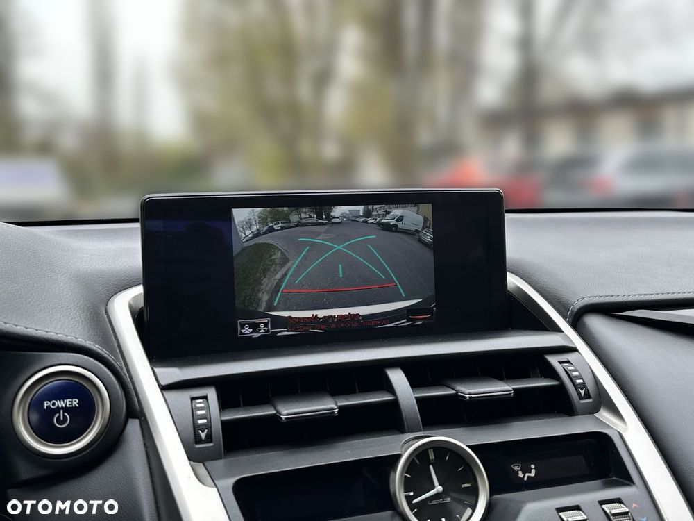 Lexus NX 300h Business Edition AWD - 21