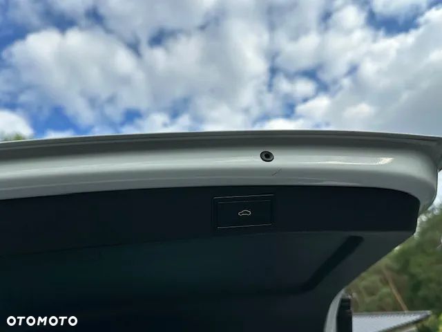 Skoda Octavia Combi 2.0 TDI RS - 9