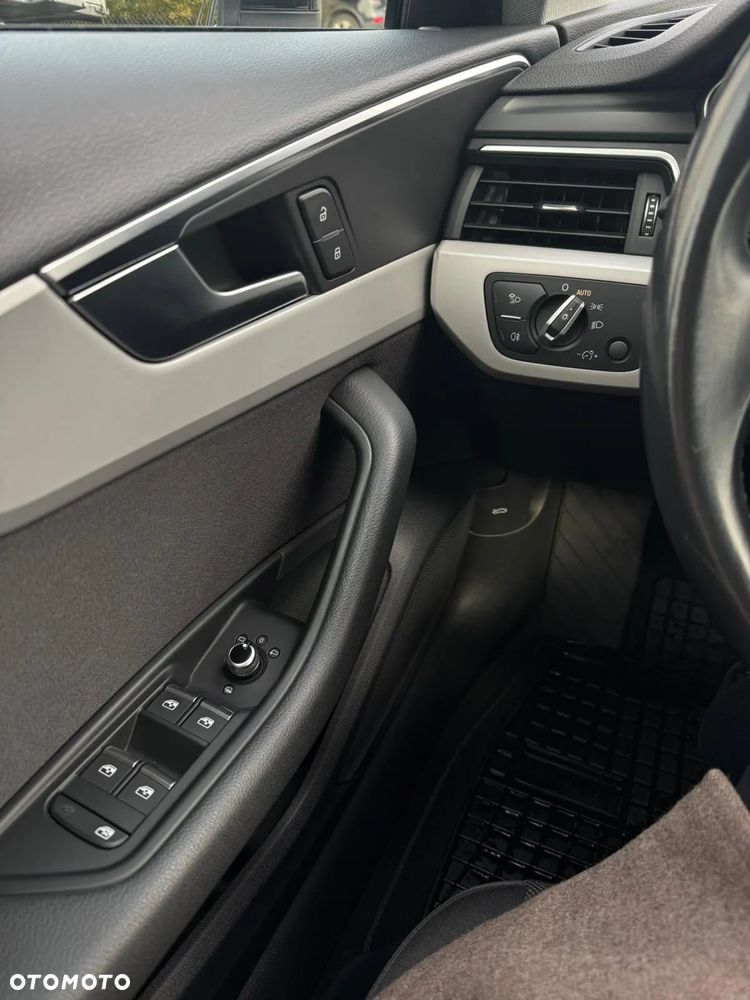 Audi A4 Limousine - 11