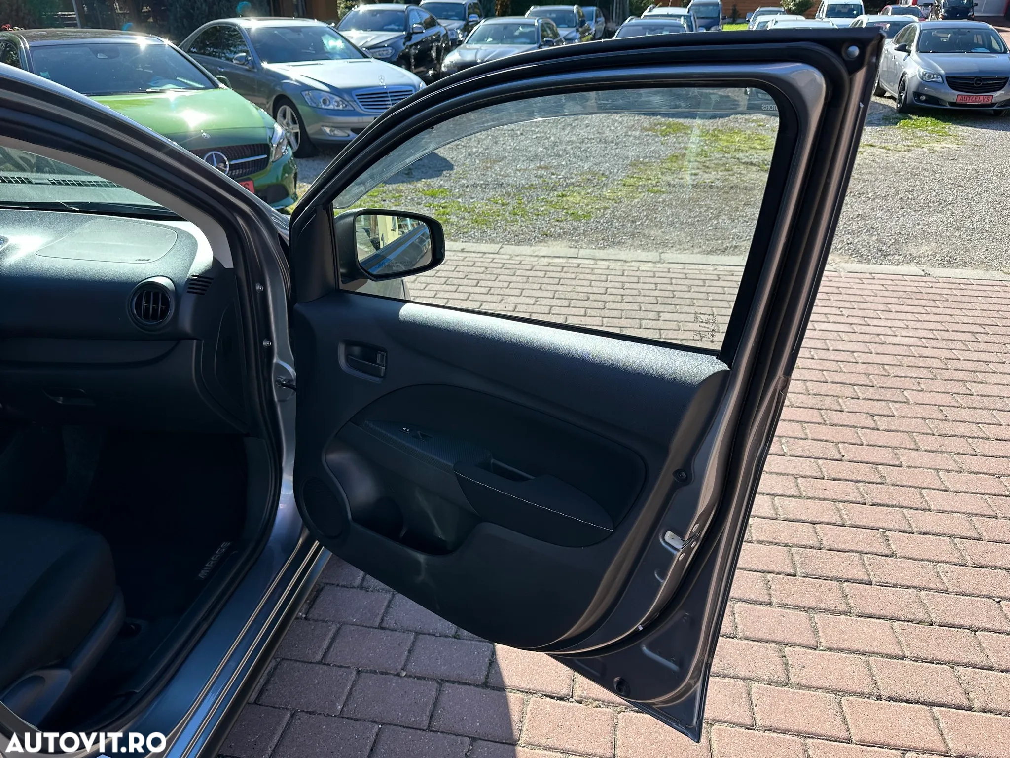Mitsubishi Mirage - 13