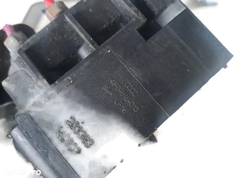 AUDI A6 C6 05r ROZDZIELACZ ZAWIESZENIA PNEUMATYCZNEGO 4F0616013 - 2