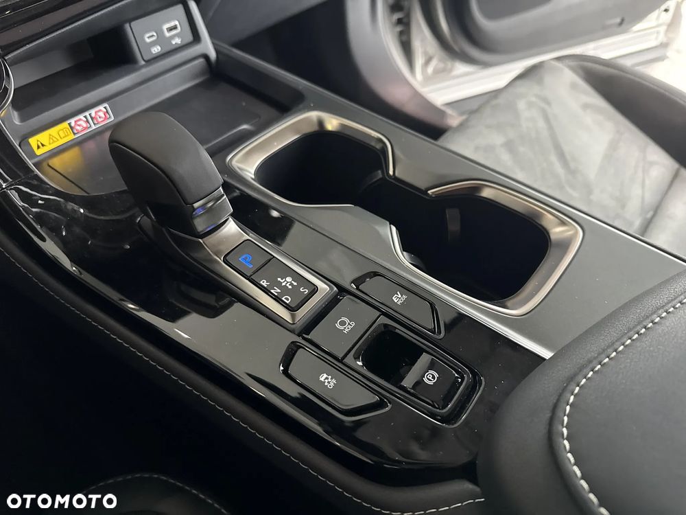 Lexus NX 350h Elegance 2WD - 24