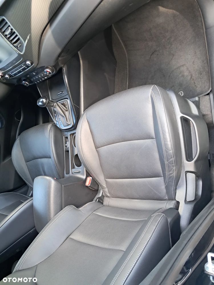 Kia Carens 1.7 CRDi Business Line 7os 7DCT - 21