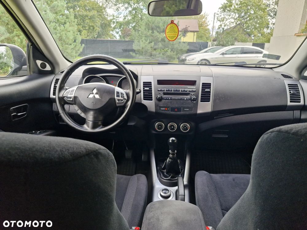 Mitsubishi Outlander 2.0 DID Instyle - 10