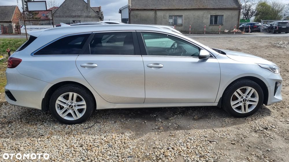Kia Ceed 1.6 CRDi (48V Mild-Hybrid) Spirit - 9