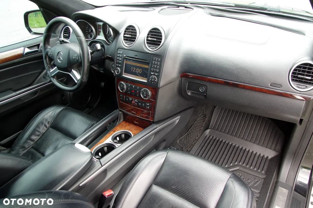 Mercedes-Benz ML 63 AMG 4Matic 7G-TRONIC 10th Anniversary - 30