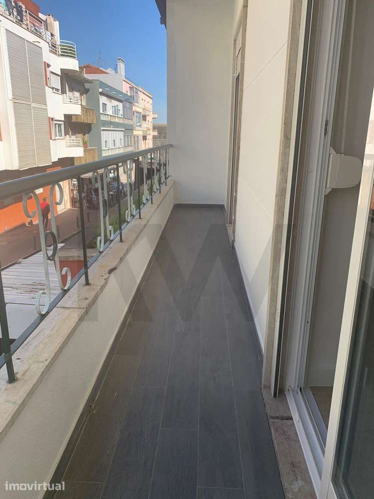 T2 em Remodelação Total no Centro da Amadora - Grande imagem: 4/8